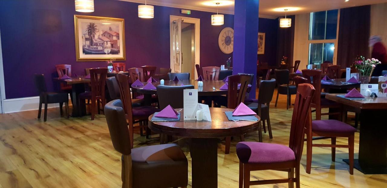 Royal Hotel Forfar Kültér fotó