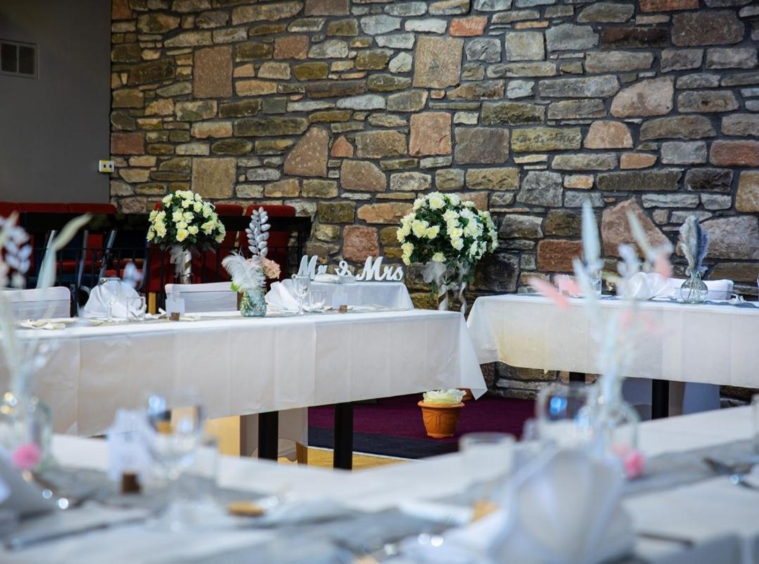 Royal Hotel Forfar Kültér fotó