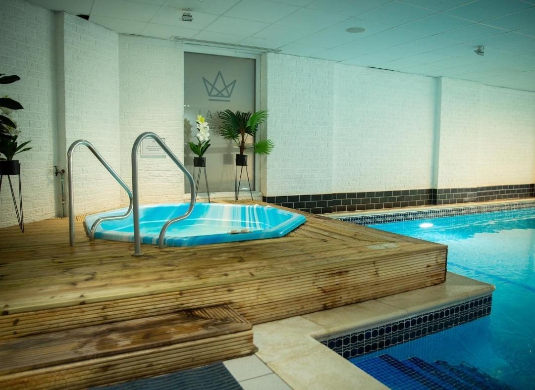 Royal Hotel Forfar Kültér fotó