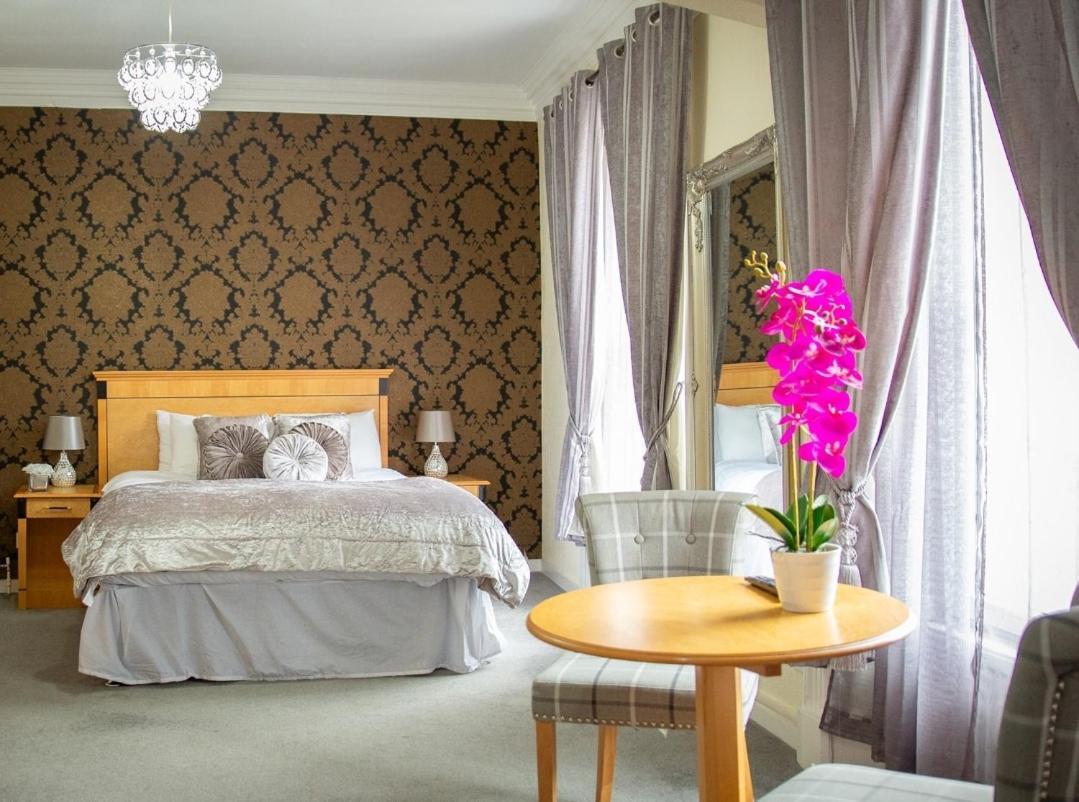 Royal Hotel Forfar Kültér fotó